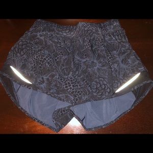 Lululemon size 6 Tracker shorts